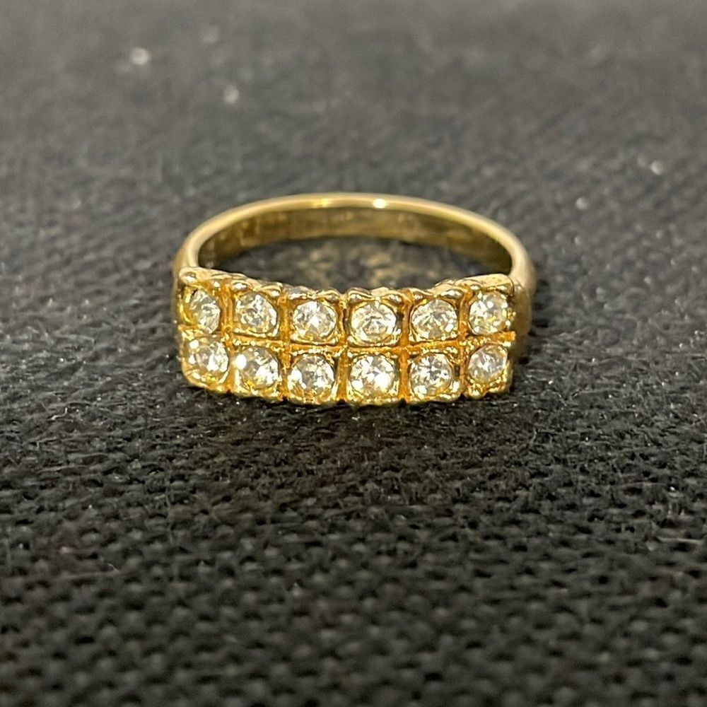 Large ring with two rows of white gem
